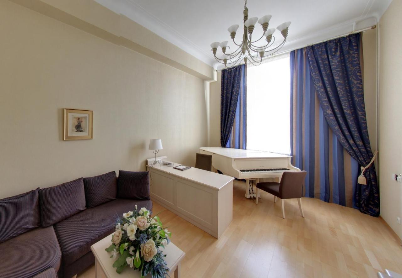 Oktiabrskaya Hotel Saint Petersburg Room photo